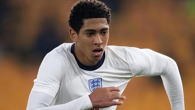 英超超过34岁的球员最佳阵容：