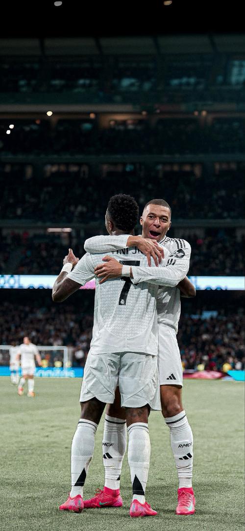 欧冠前瞻：阿贾克斯客战黑马卡拉巴克，能否期盼取得首胜？